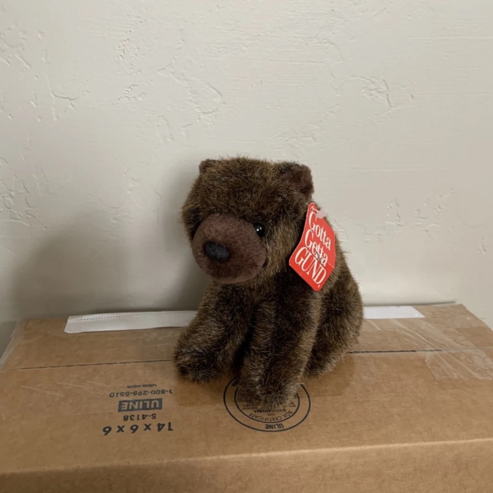 NWT RARE 80s Vintage GUND Bears of the World 6" Collectible Brown Grizzly Bear